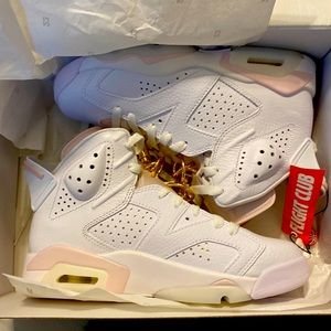 Womens Air Jordan 6  Retro Gold Hoops  size 5.5